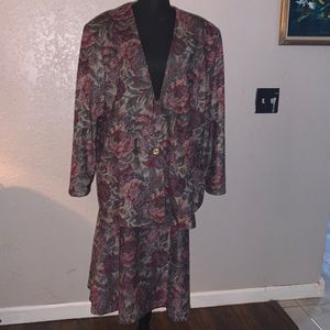 Inseparables 2 piece suit. Floral size 20.